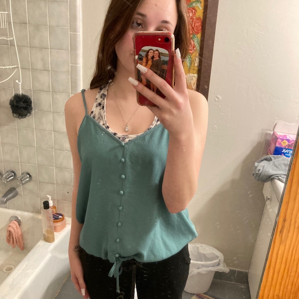 Button Tank